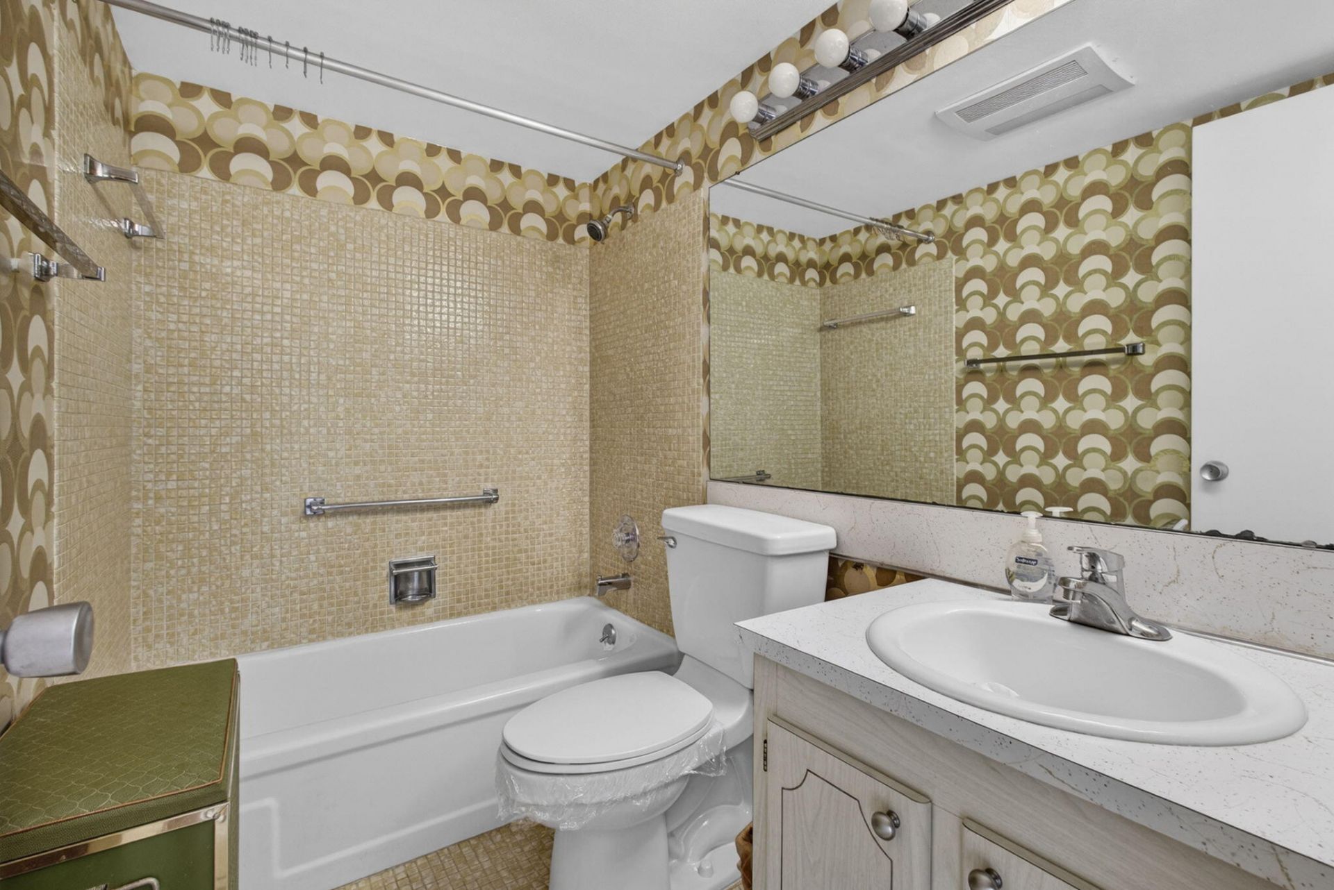 225 Bedford I, Unit 225, West Palm Beach, FL 33417 Photo