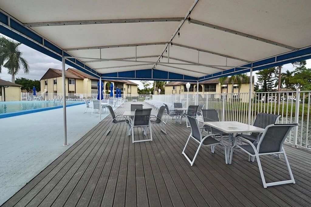 315 Pine Ridge Circle, Greenacres, FL 33463 Photo