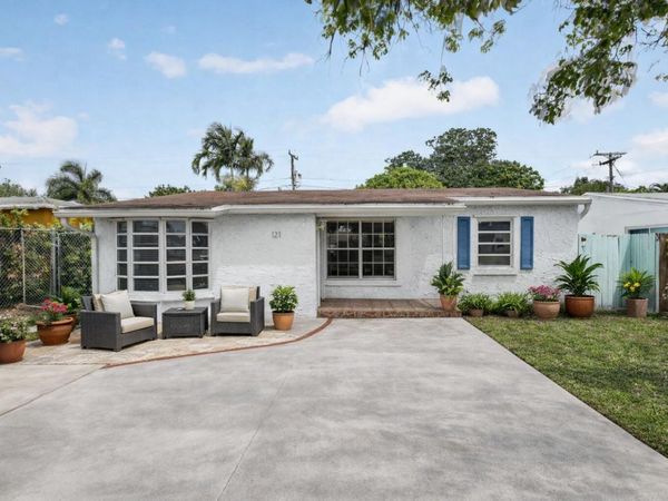 121 NW 52nd Street, Oakland Park, FL 33309