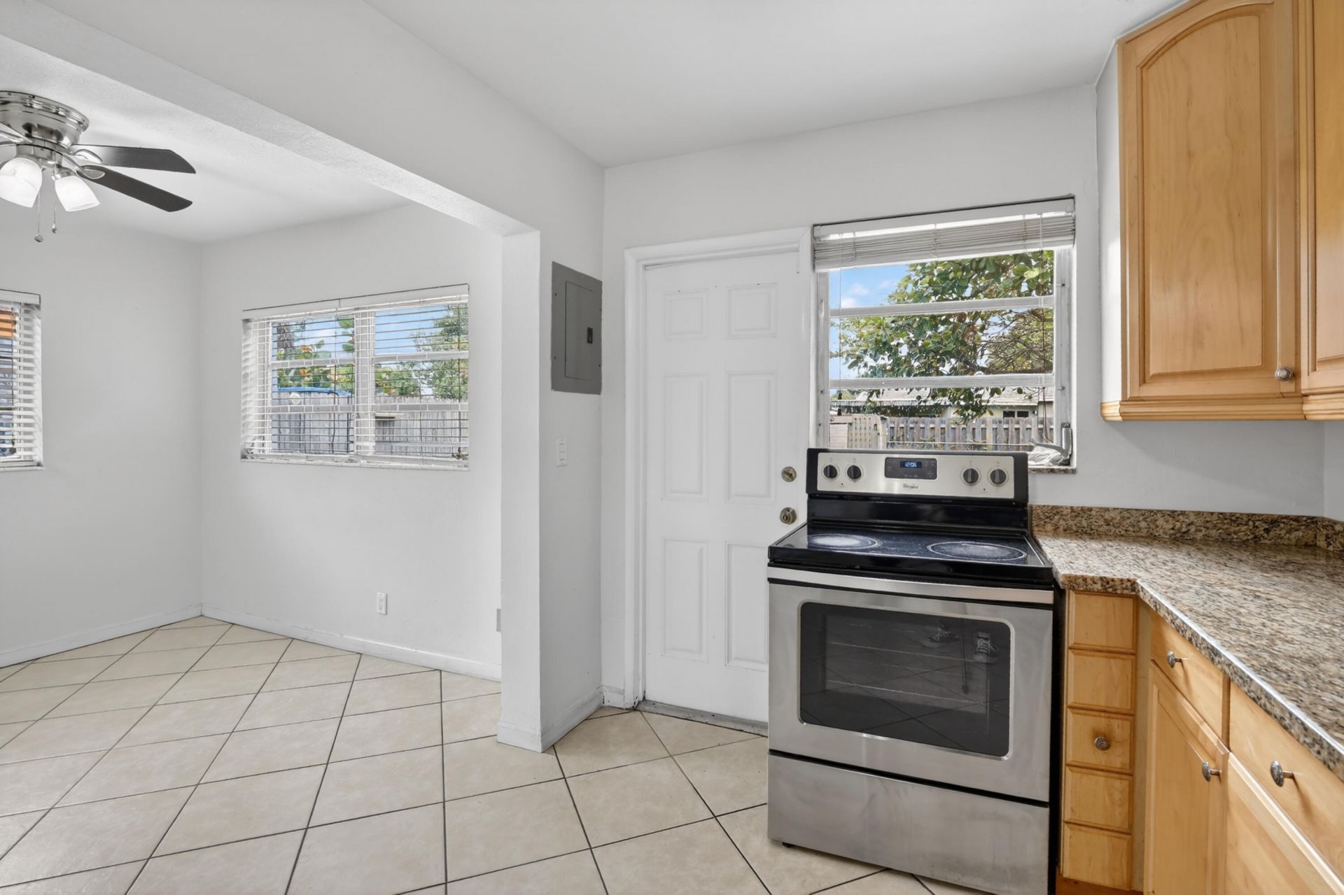 121 NW 52nd Street, Oakland Park, FL 33309 Photo