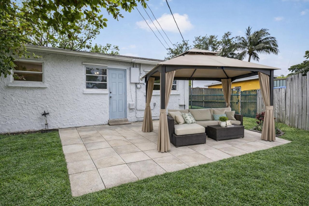 121 NW 52nd Street, Oakland Park, FL 33309 Photo