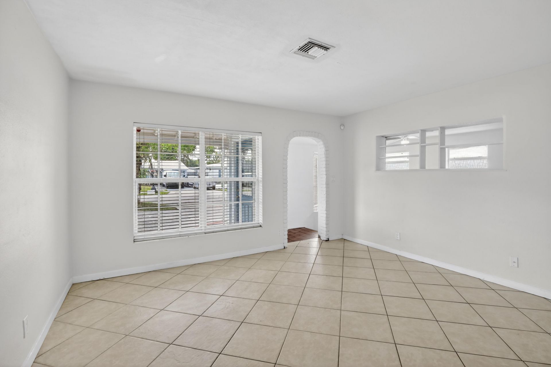 121 NW 52nd Street, Oakland Park, FL 33309 Photo