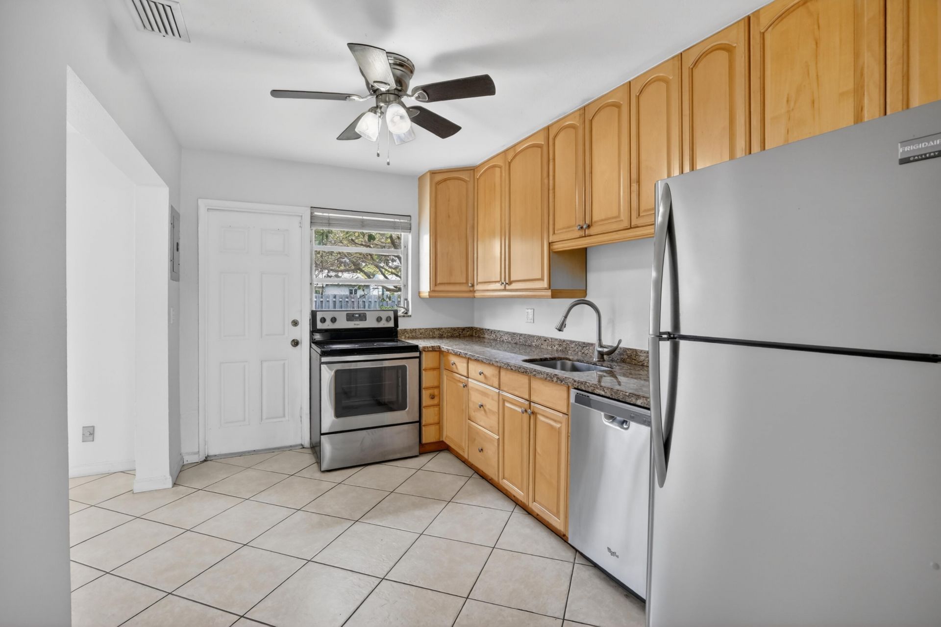 121 NW 52nd Street, Oakland Park, FL 33309 Photo