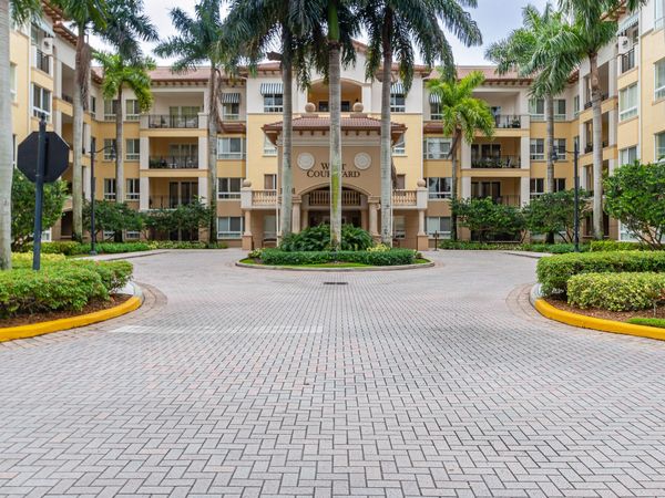 16101 Emerald Estates Drive, Unit 146, Weston, FL 33331