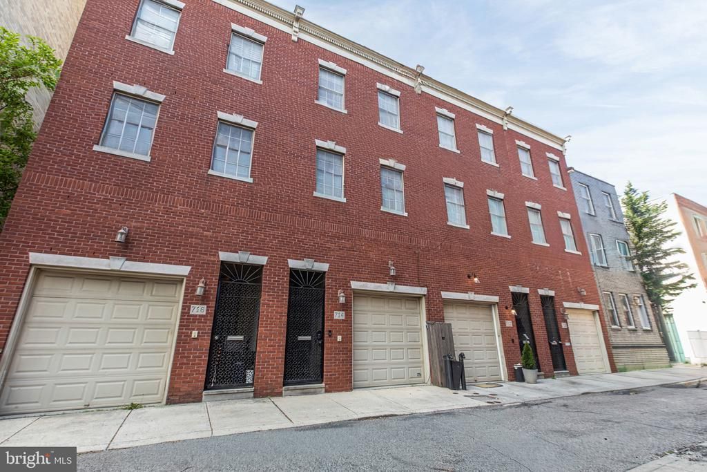 714 S Mole Street, Philadelphia, PA 19146 Main Photo