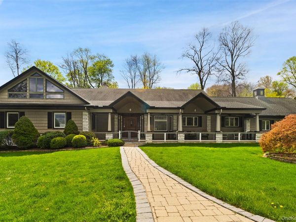 6 Lilac Place, Thornwood, NY 10594