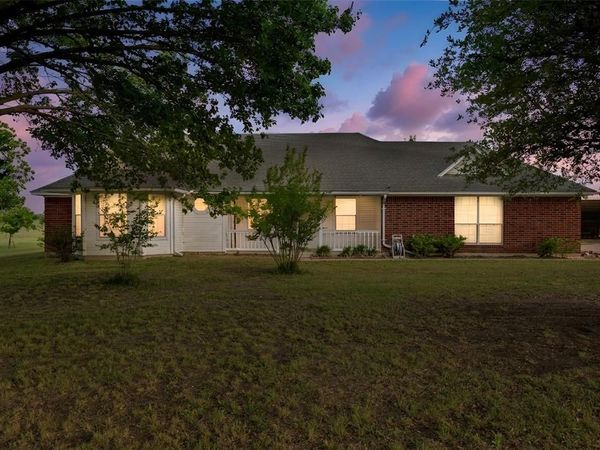 302 Blue Ribbon Road, Waxahachie, TX 75165
