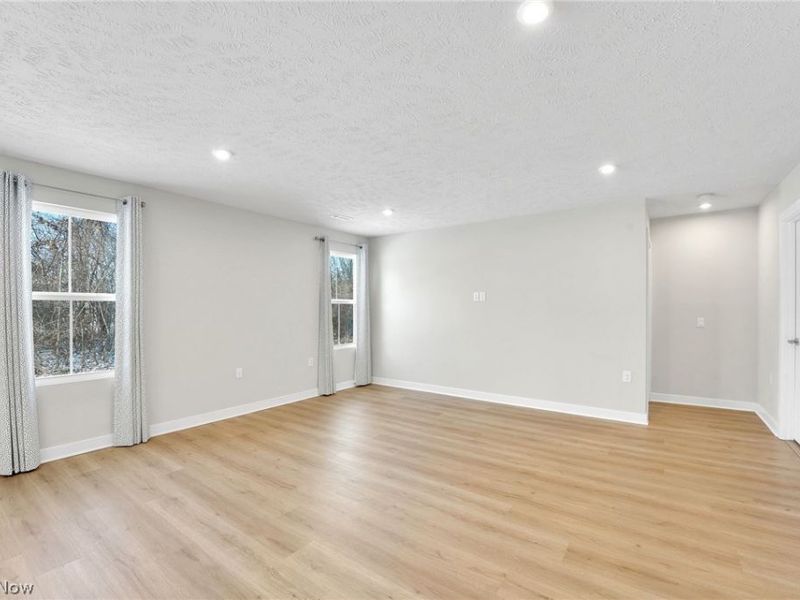 113 W Spring Drive, Elyria, OH 44035 Photo 5