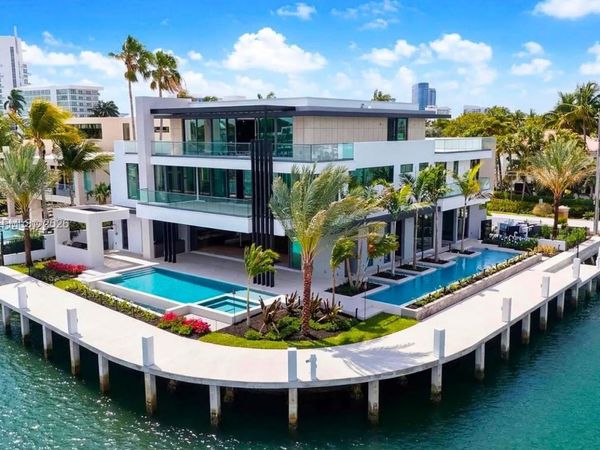 1400 W Lake Dr, Fort Lauderdale, FL 33316