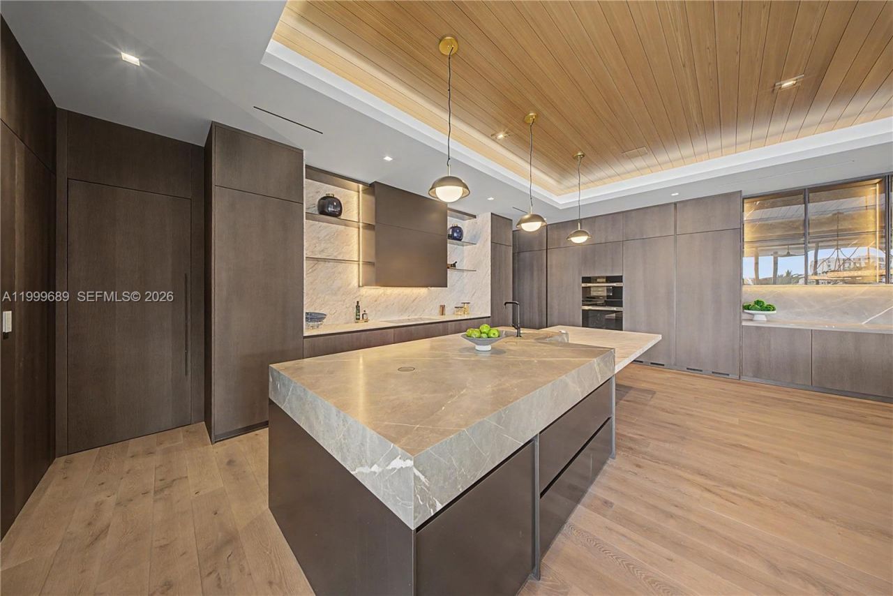 1400 W Lake Dr, Fort Lauderdale, FL 33316 Photo