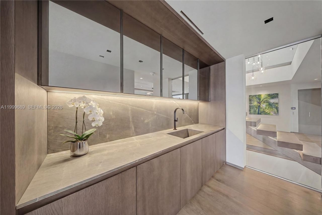 1400 W Lake Dr, Fort Lauderdale, FL 33316 Photo