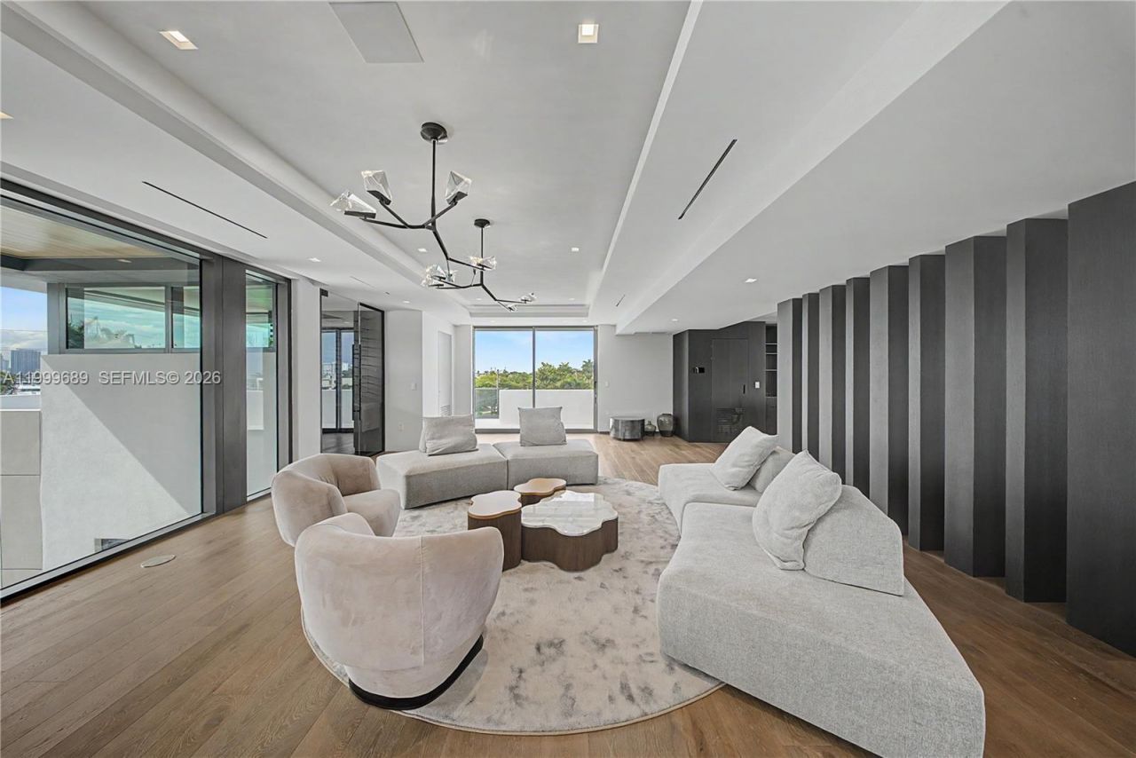 1400 W Lake Dr, Fort Lauderdale, FL 33316 Photo