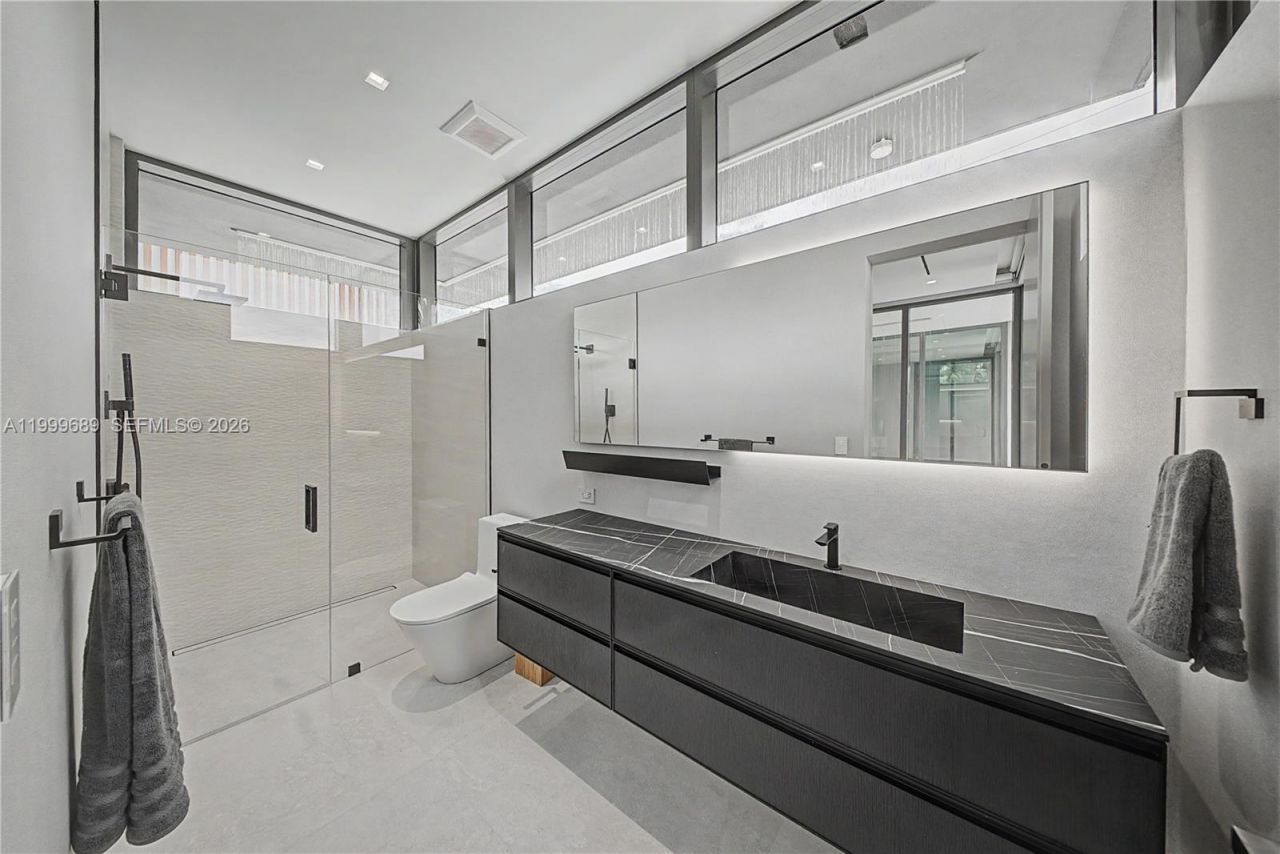 1400 W Lake Dr, Fort Lauderdale, FL 33316 Photo