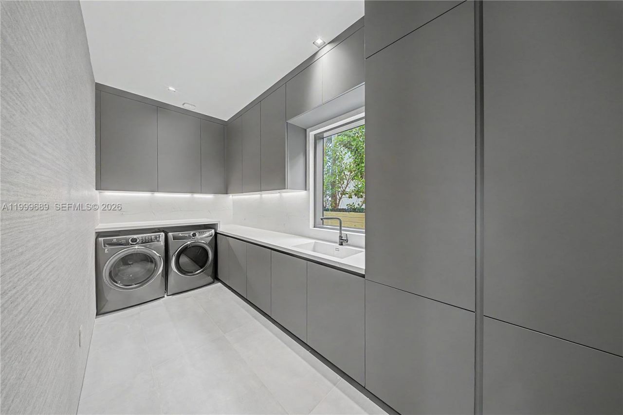 1400 W Lake Dr, Fort Lauderdale, FL 33316 Photo