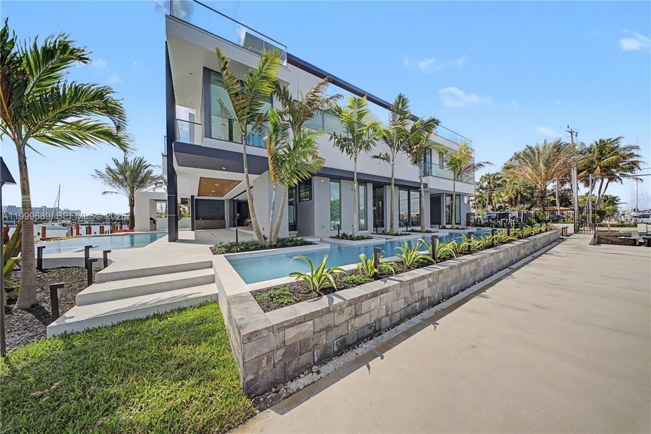 1400 W Lake Dr, Fort Lauderdale, FL 33316 Photo