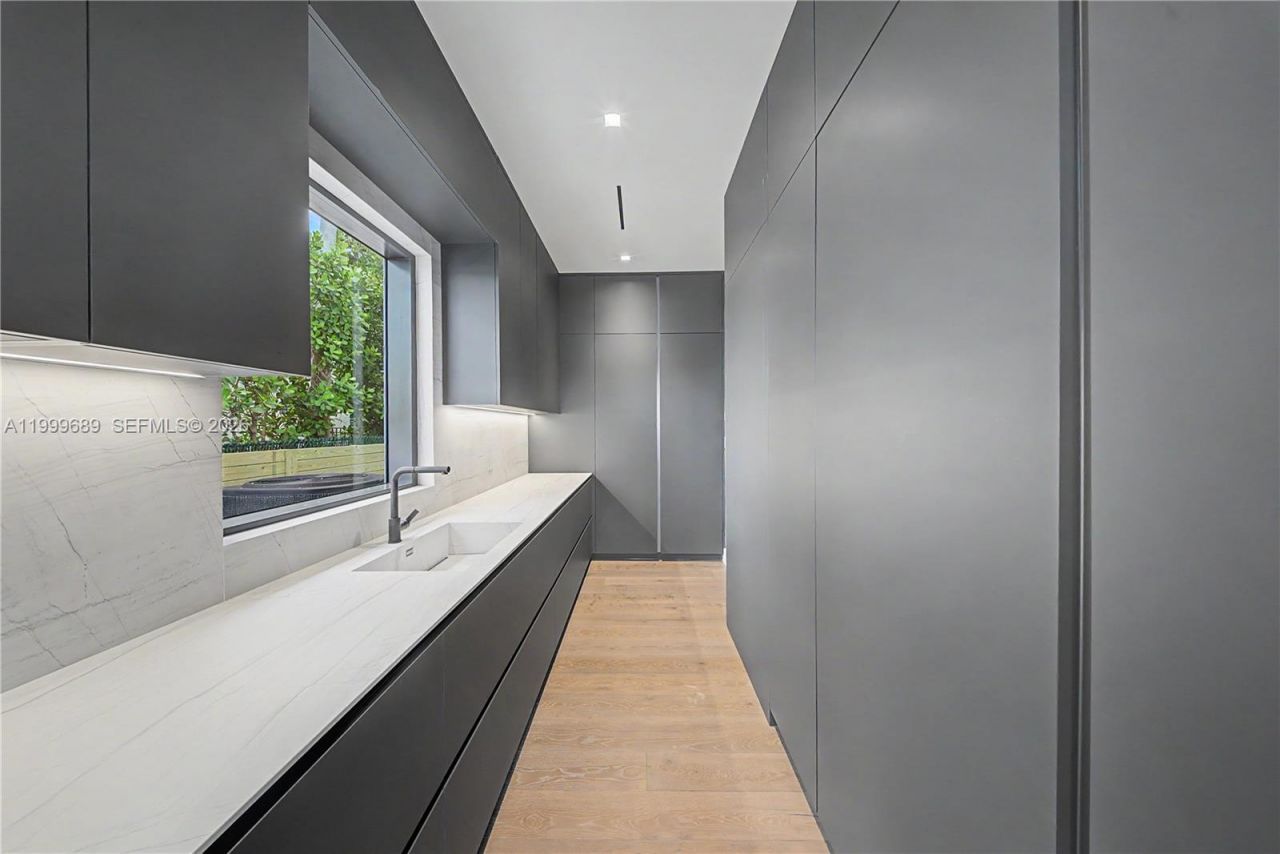 1400 W Lake Dr, Fort Lauderdale, FL 33316 Photo