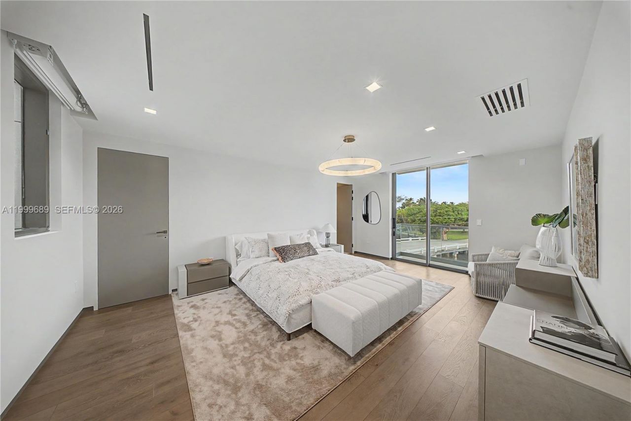 1400 W Lake Dr, Fort Lauderdale, FL 33316 Photo