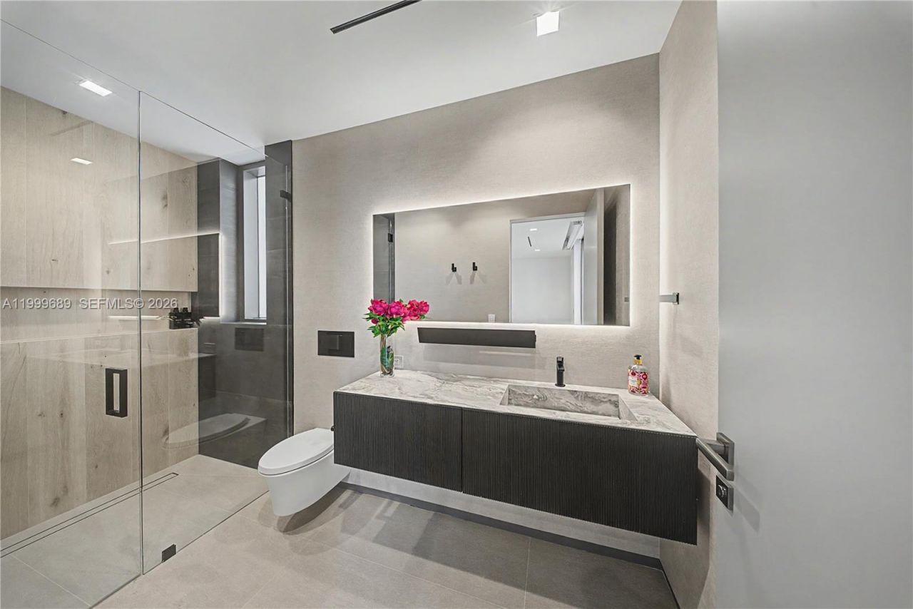 1400 W Lake Dr, Fort Lauderdale, FL 33316 Photo