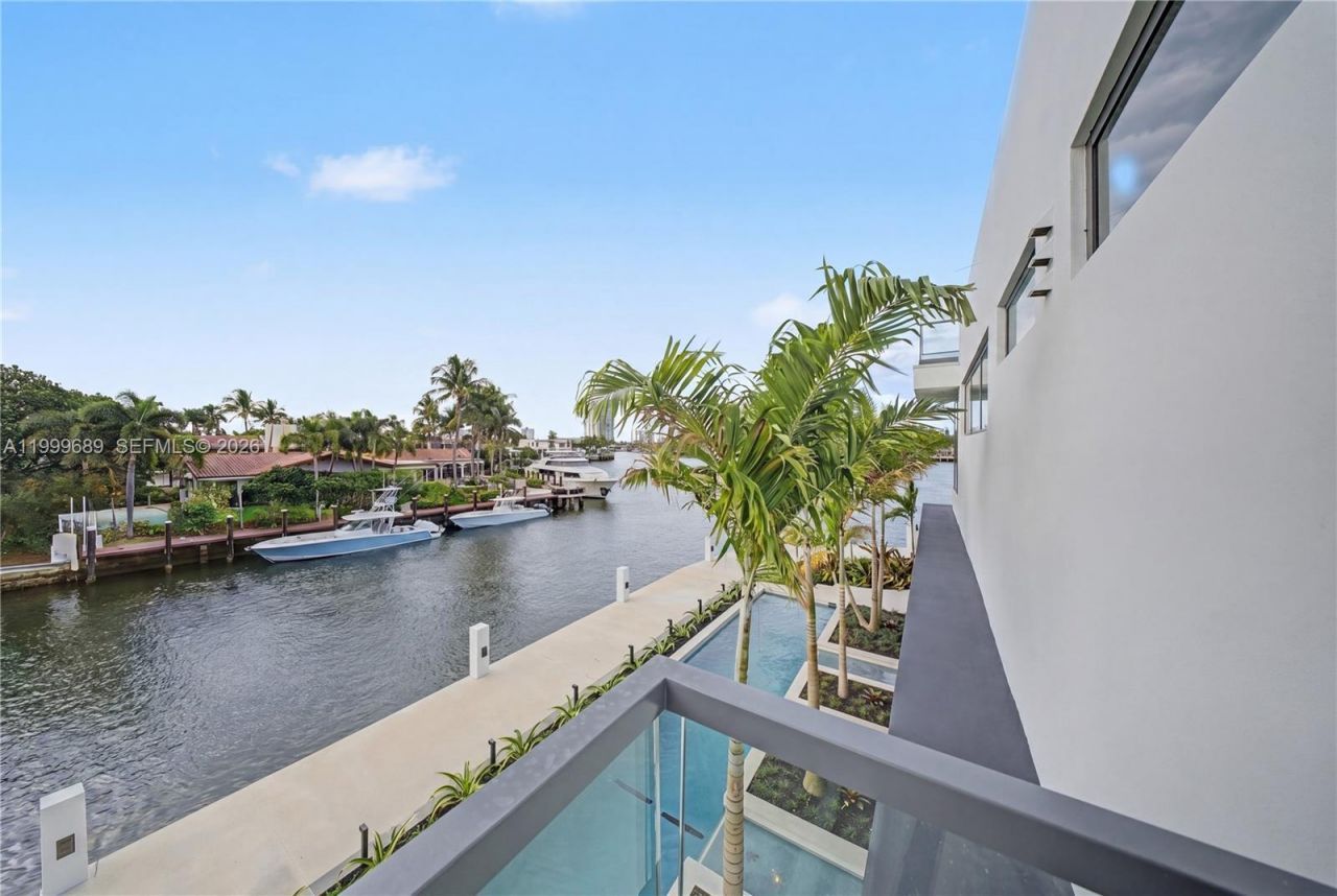 1400 W Lake Dr, Fort Lauderdale, FL 33316 Photo