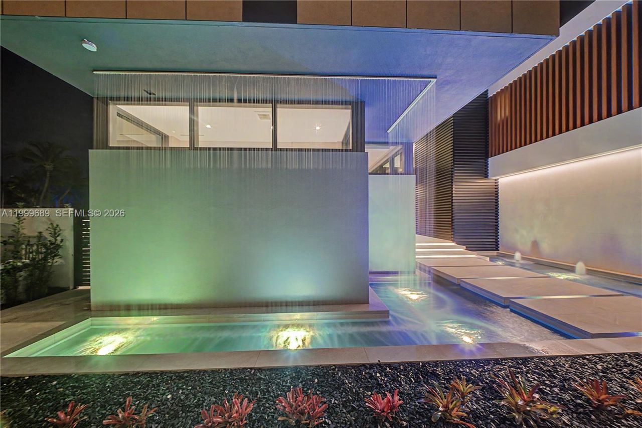 1400 W Lake Dr, Fort Lauderdale, FL 33316 Photo