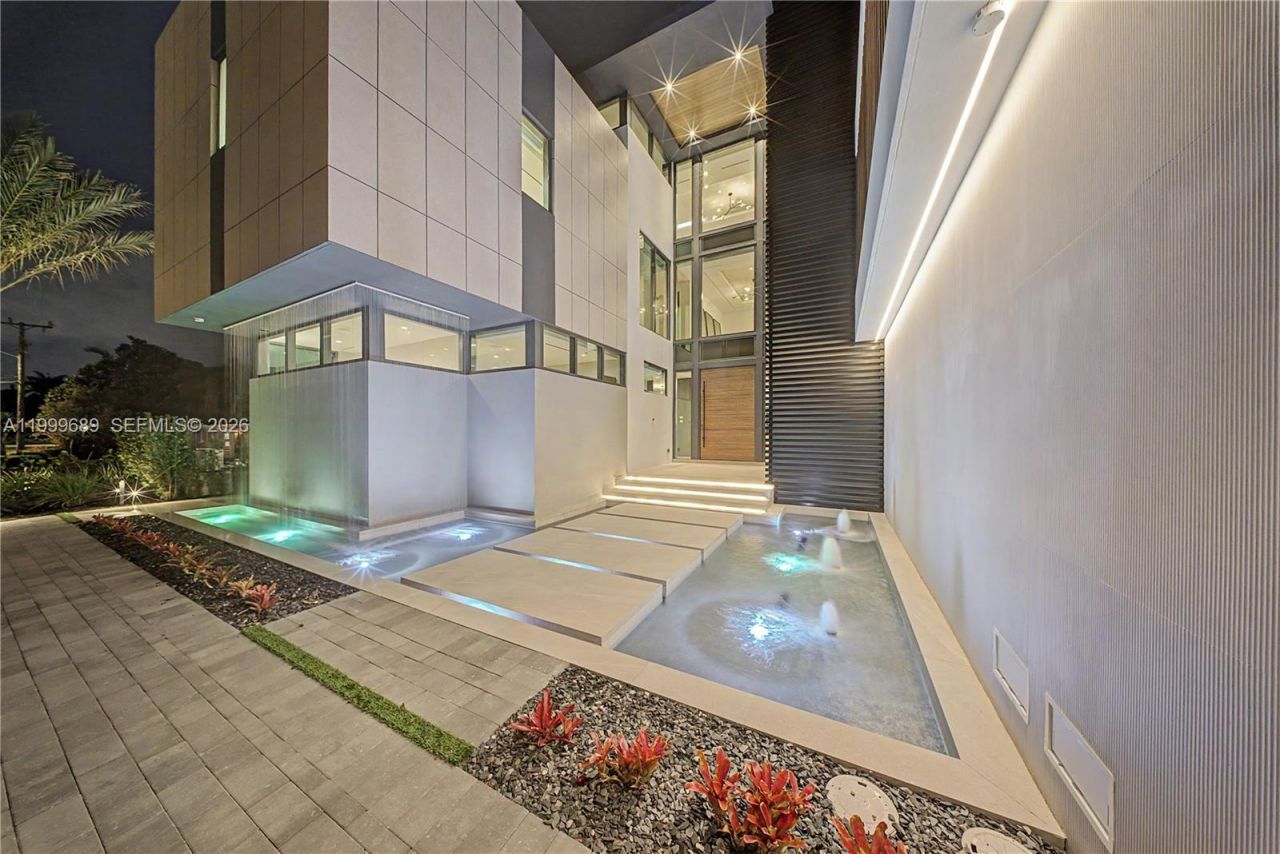 1400 W Lake Dr, Fort Lauderdale, FL 33316 Photo