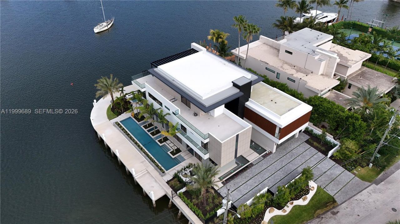 1400 W Lake Dr, Fort Lauderdale, FL 33316 Photo