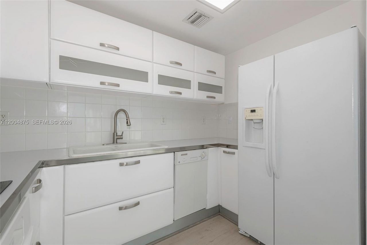 6580 Indian Creek Dr , Unit 310, Miami Beach, FL 33141 Photo