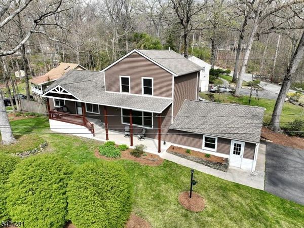 10 Hillside Rd, Ringwood, NJ 07456