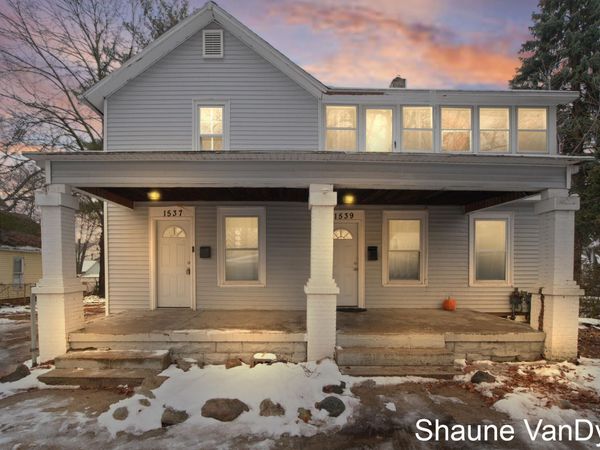 1537 Broadway Avenue NW, Grand Rapids, MI 49504