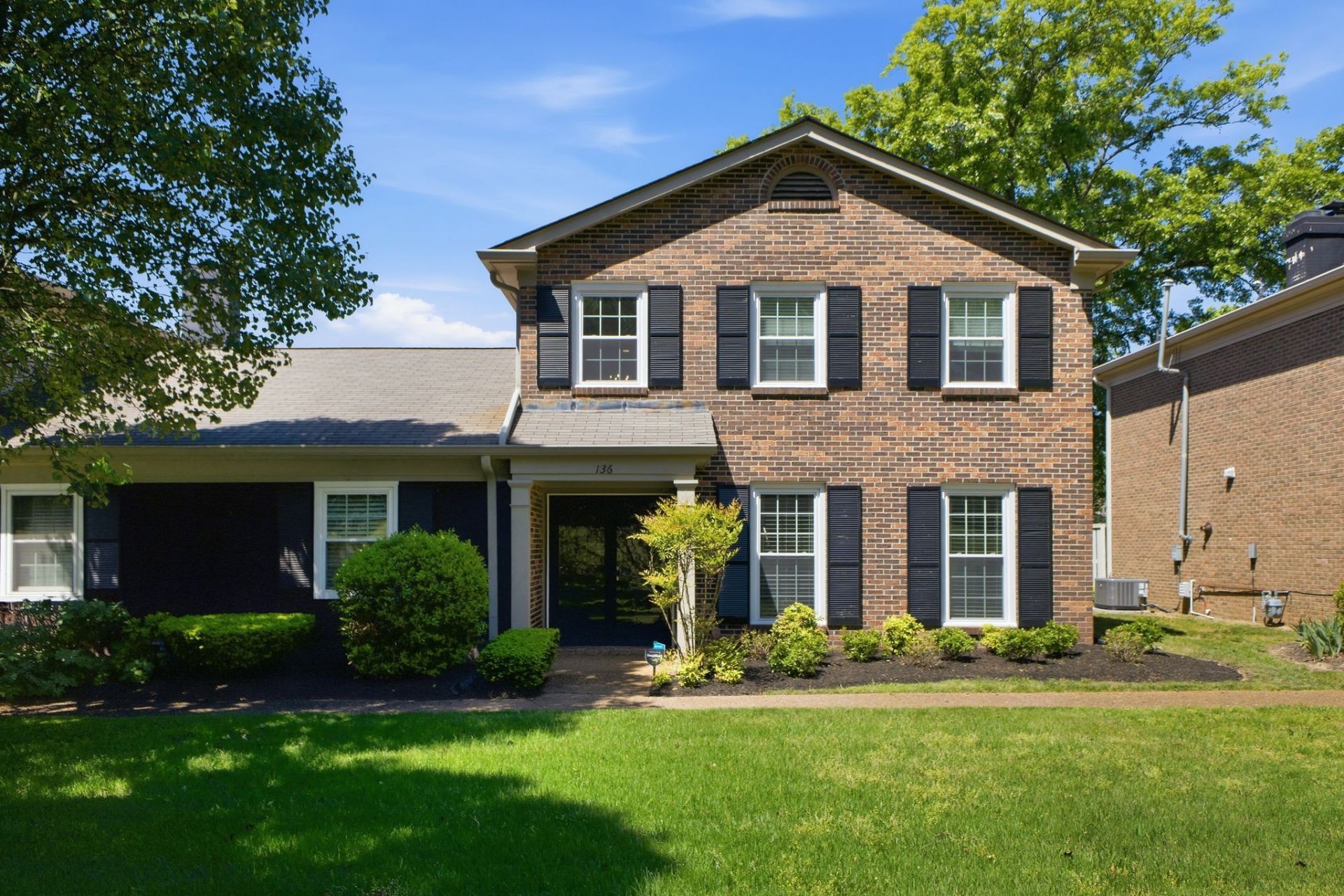 136 Boxwood Dr, Franklin, TN 37069 Main Photo