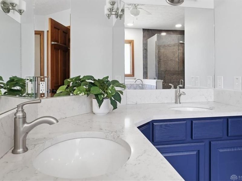 1430 Clear Springs Court, Centerville, OH 45458 Photo 6