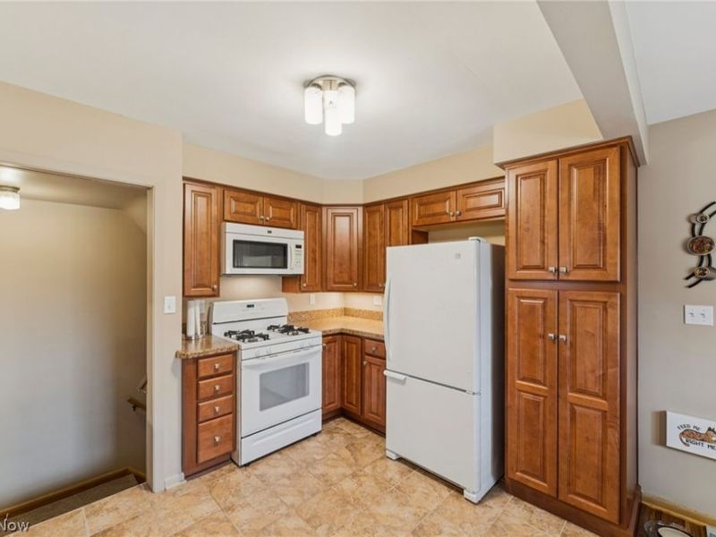 7311 Beresford Avenue, Parma, OH 44130 Photo 9