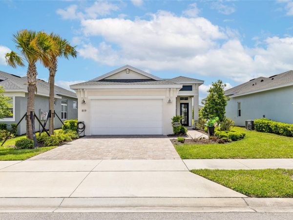 819 LILIANA DRIVE , DELAND, FL 32724
