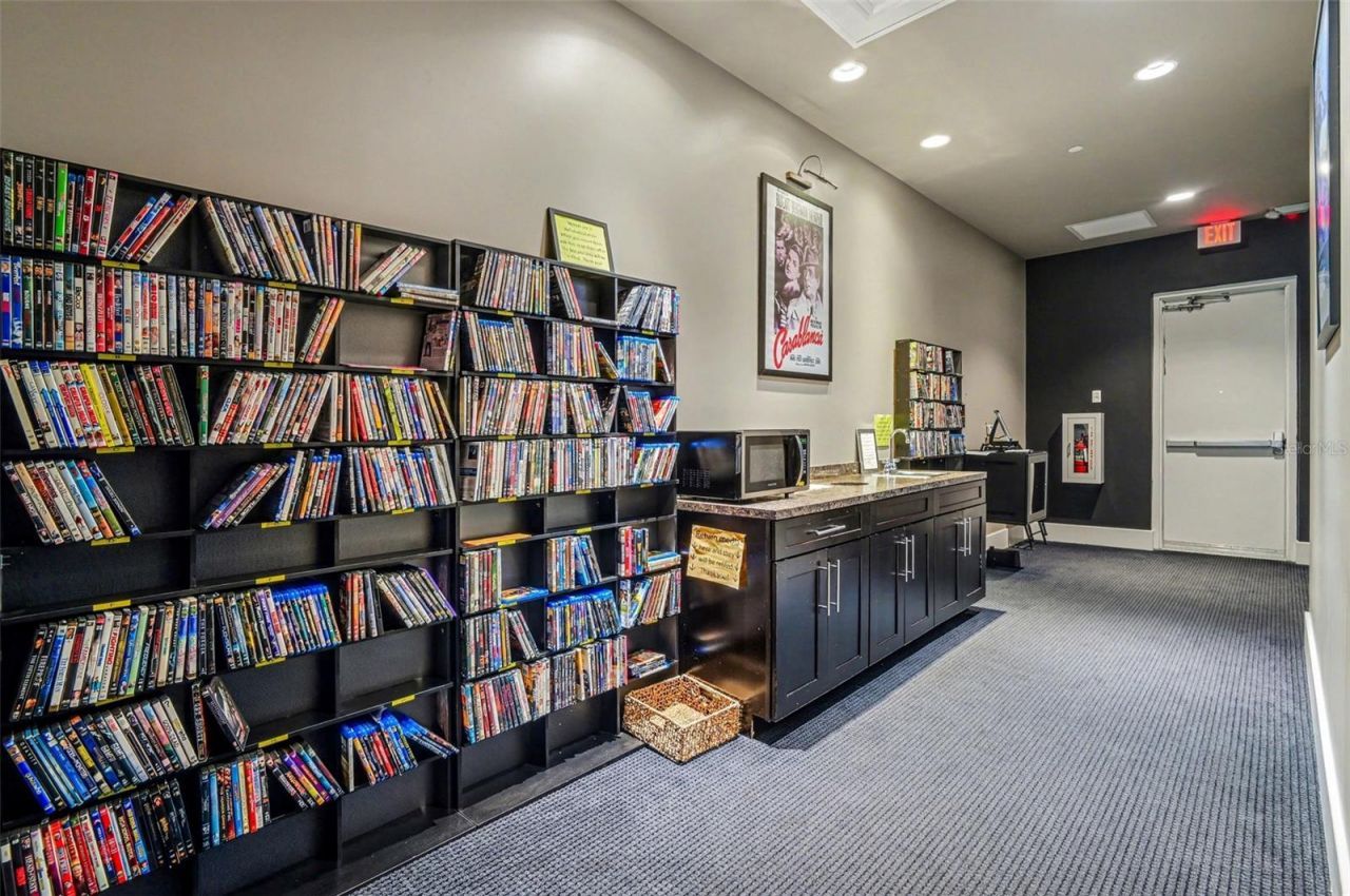 231 Riverside Drive, Unit 1110, Daytona Beach, FL 32117 Photo