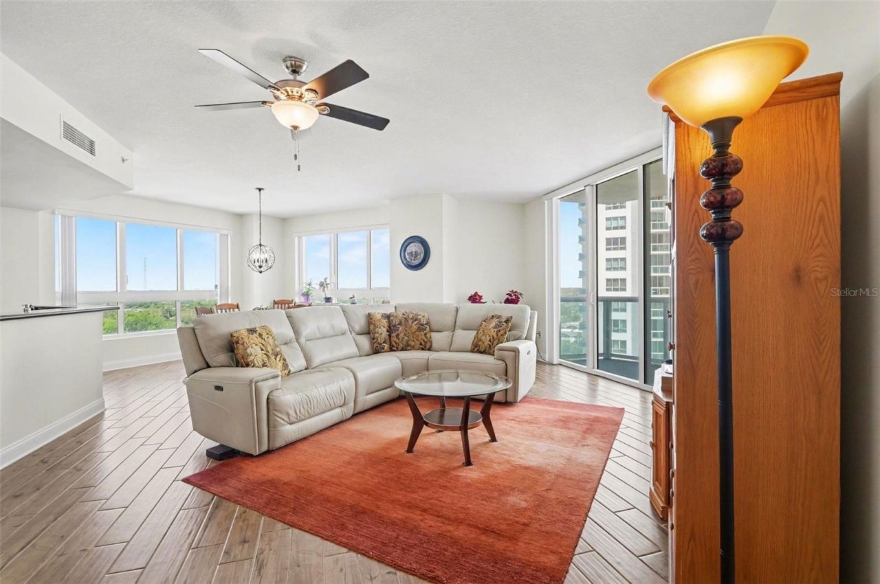 231 Riverside Drive, Unit 1110, Daytona Beach, FL 32117 Photo