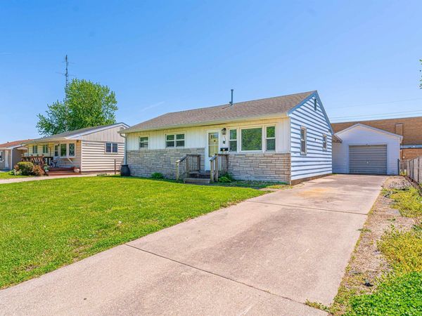 225 Nugent Place, Lincoln, IL 62656