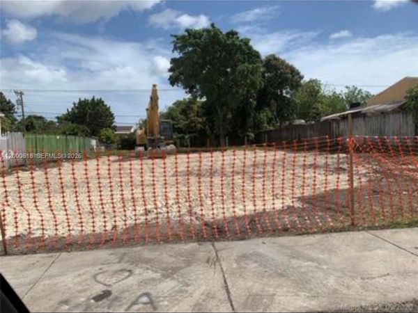 601 sw 44th ct , Miami, FL 33134