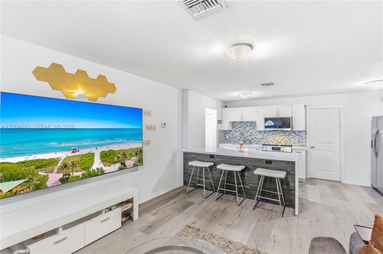 2125 NW 27th Ln, Fort Lauderdale, FL 33311 Photo