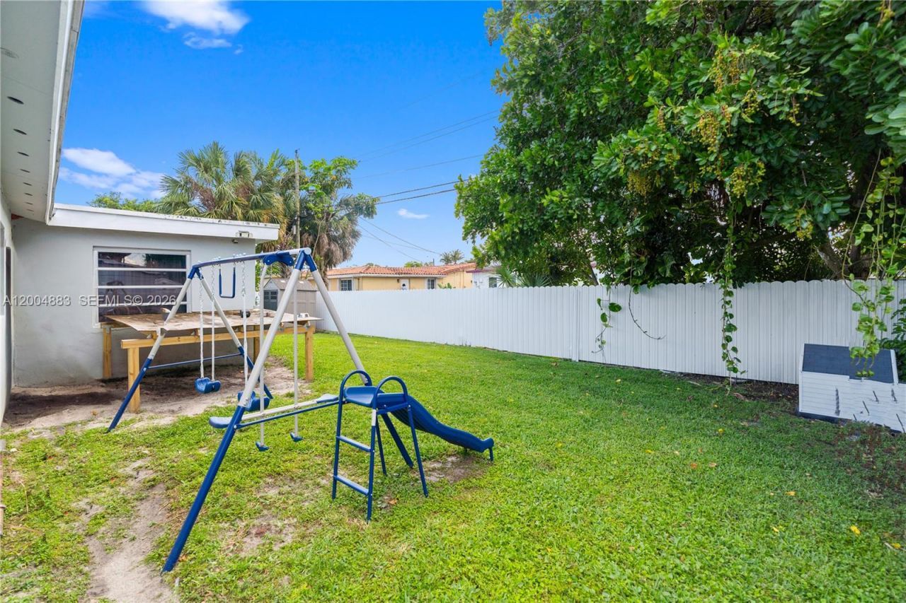 2125 NW 27th Ln, Fort Lauderdale, FL 33311 Photo