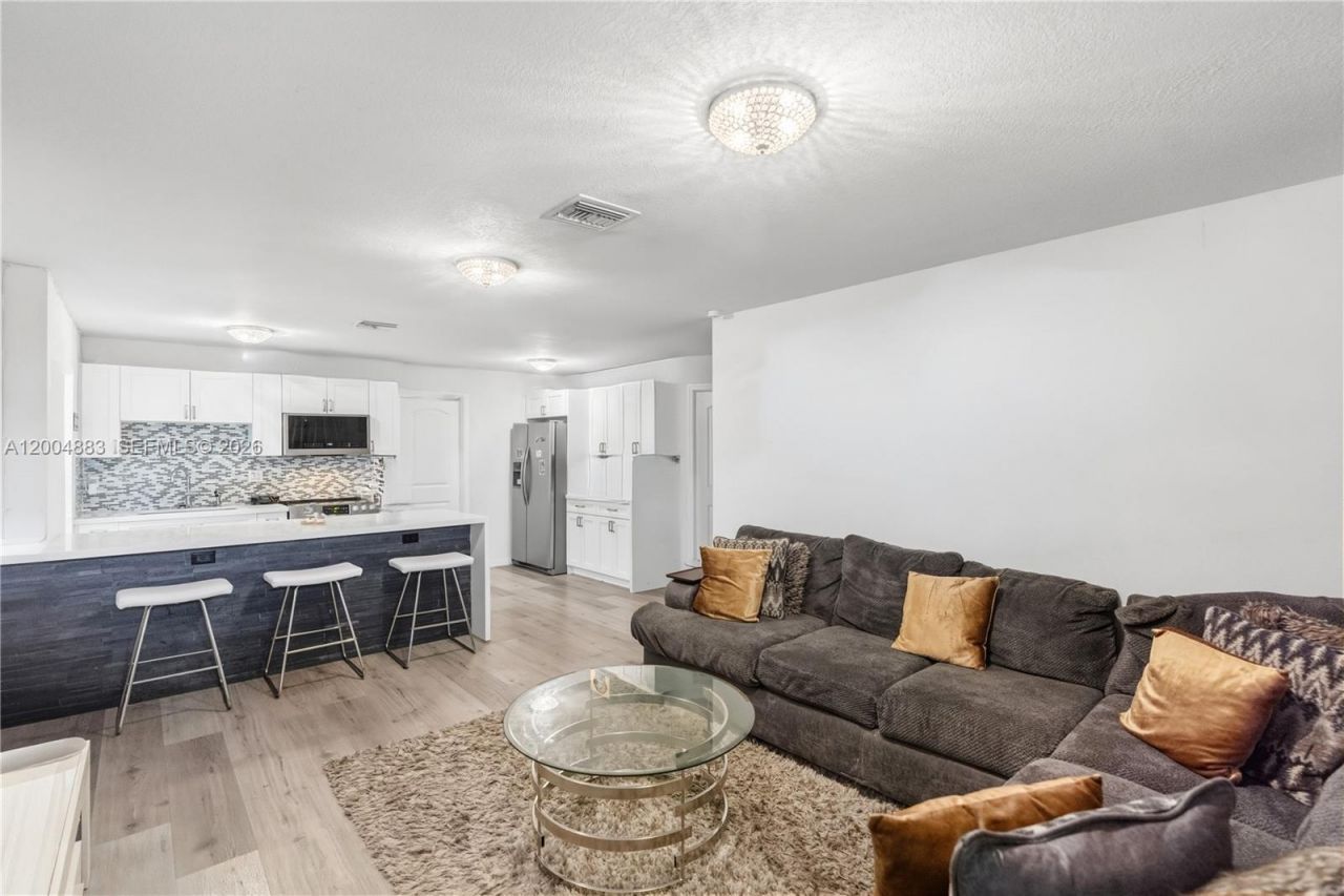 2125 NW 27th Ln, Fort Lauderdale, FL 33311 Photo