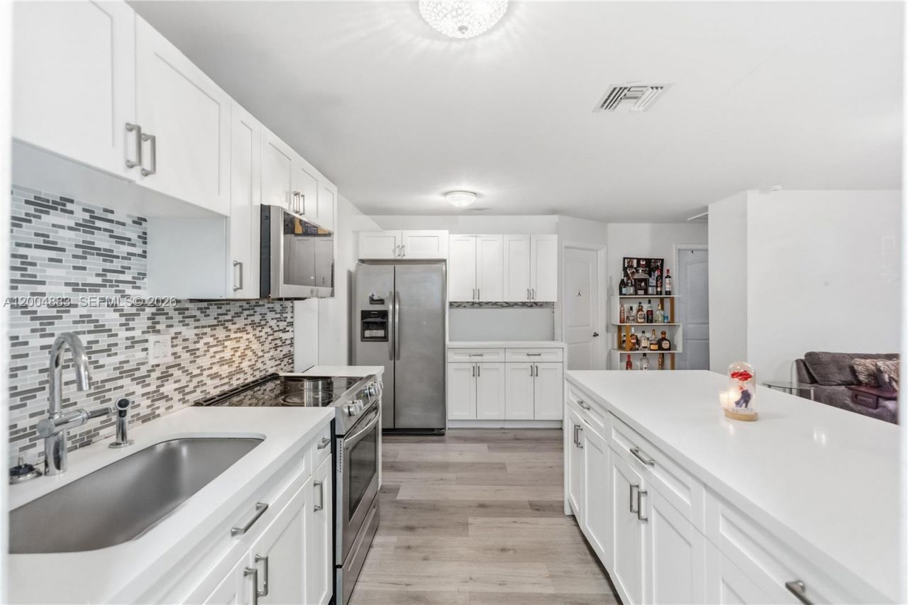 2125 NW 27th Ln, Fort Lauderdale, FL 33311 Photo