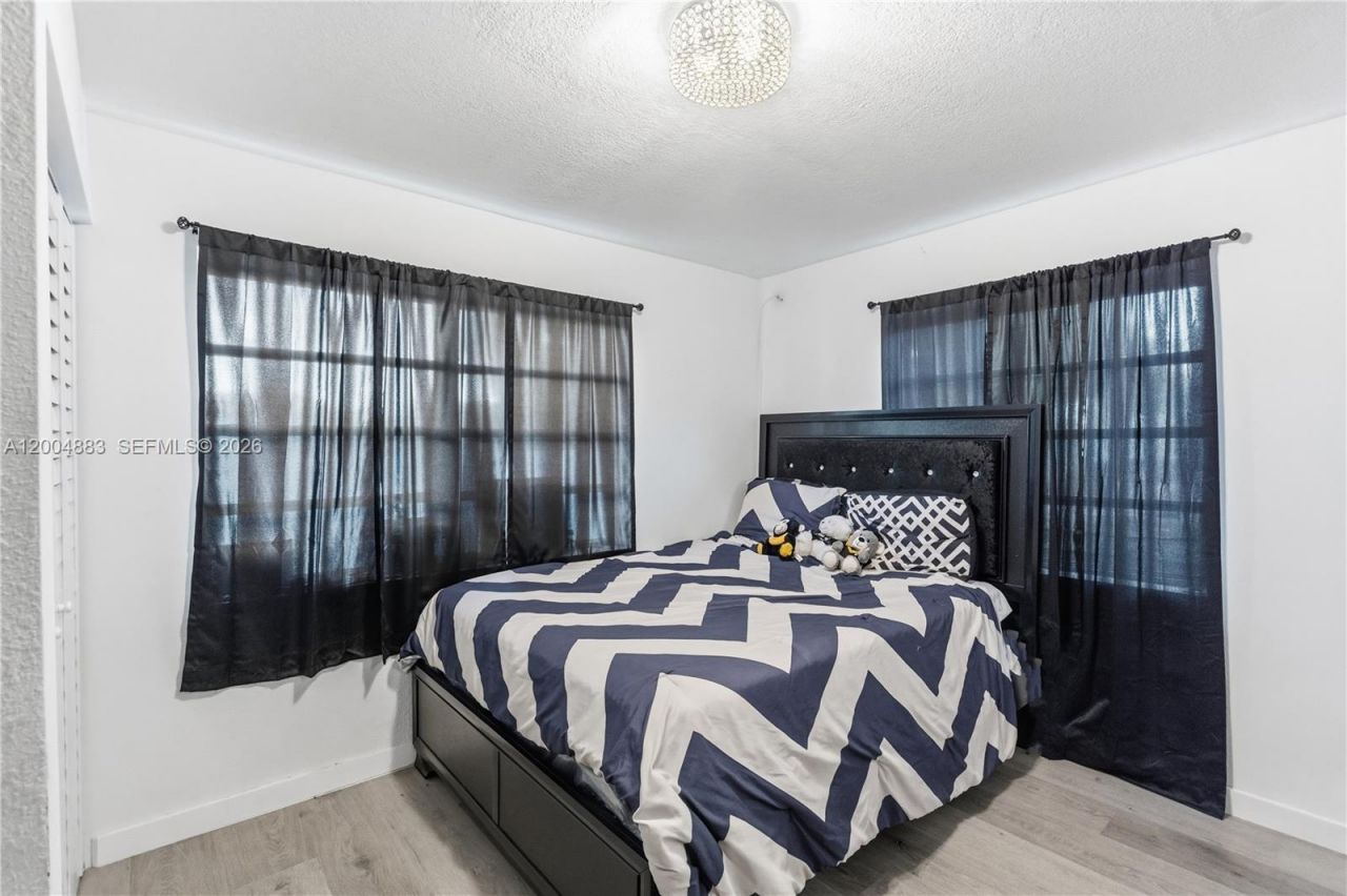 2125 NW 27th Ln, Fort Lauderdale, FL 33311 Photo