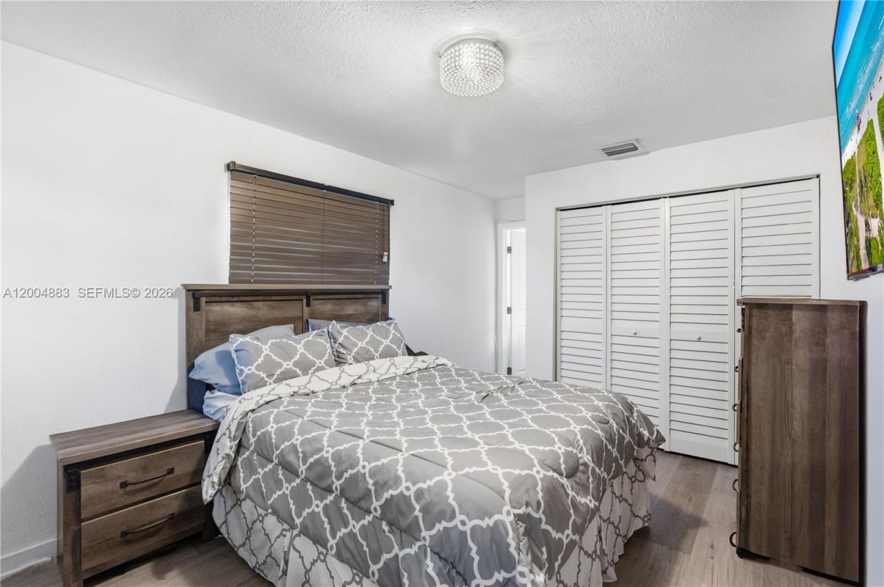 2125 NW 27th Ln, Fort Lauderdale, FL 33311 Photo