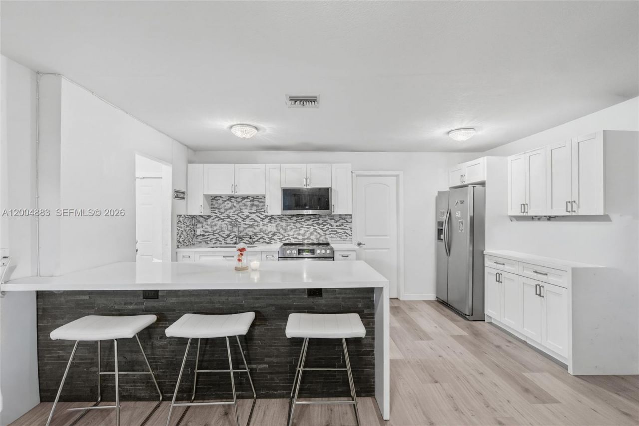 2125 NW 27th Ln, Fort Lauderdale, FL 33311 Photo