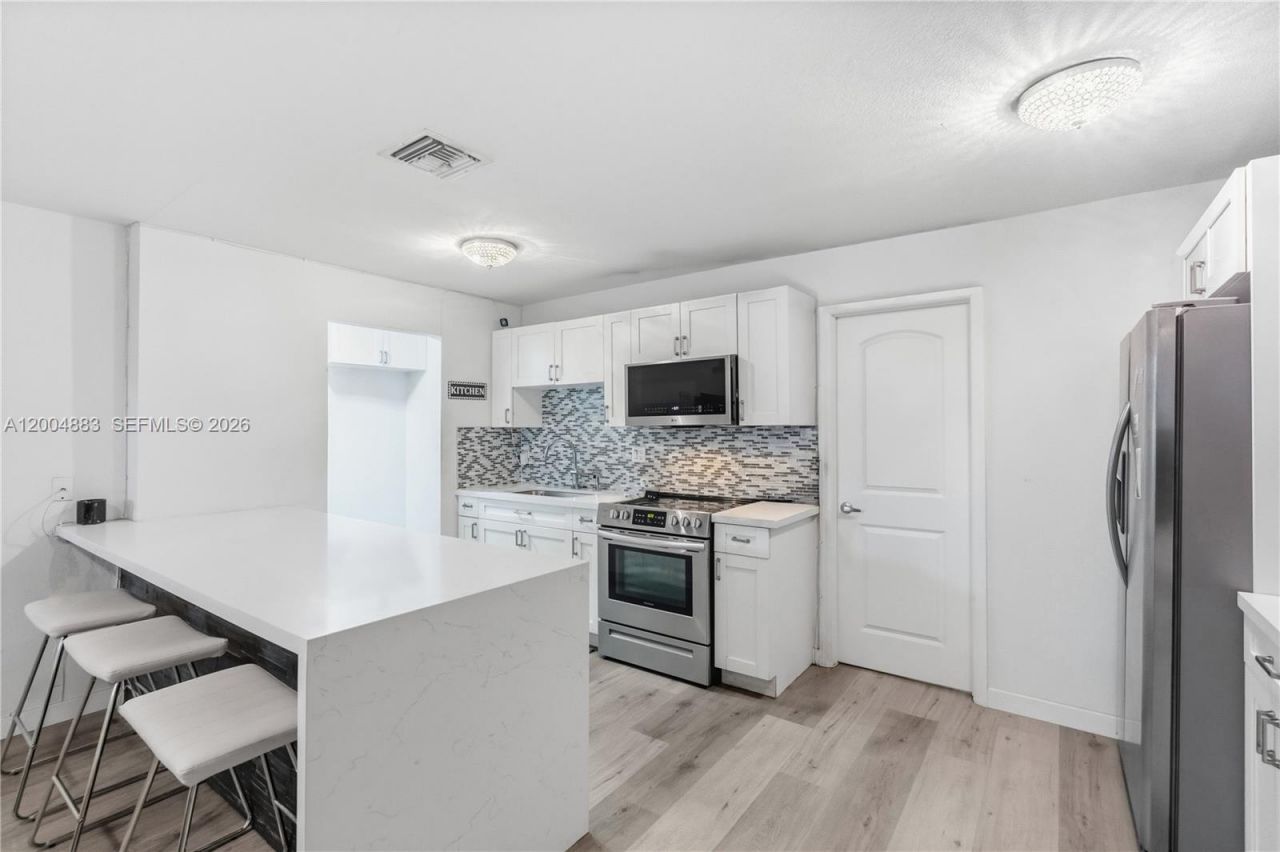 2125 NW 27th Ln, Fort Lauderdale, FL 33311 Photo