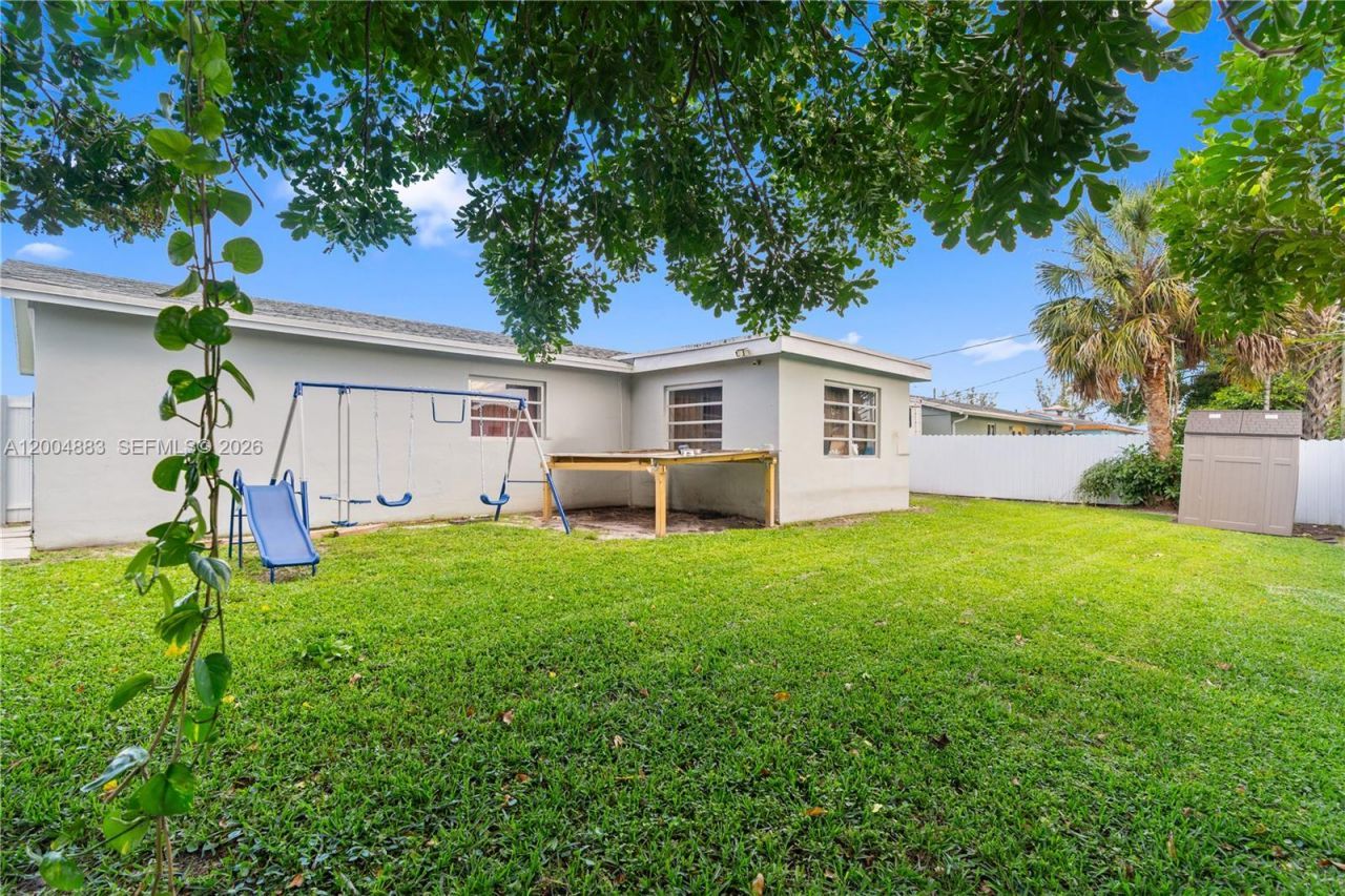 2125 NW 27th Ln, Fort Lauderdale, FL 33311 Photo