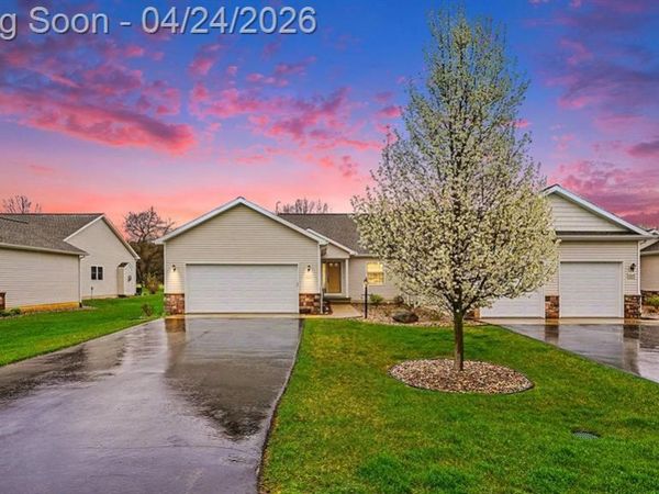 4013 Eastbridge Circle Road, Stockbridge Vlg, MI 49285