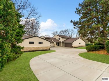 21025 Roundup Road , Elkhorn, NE 68022