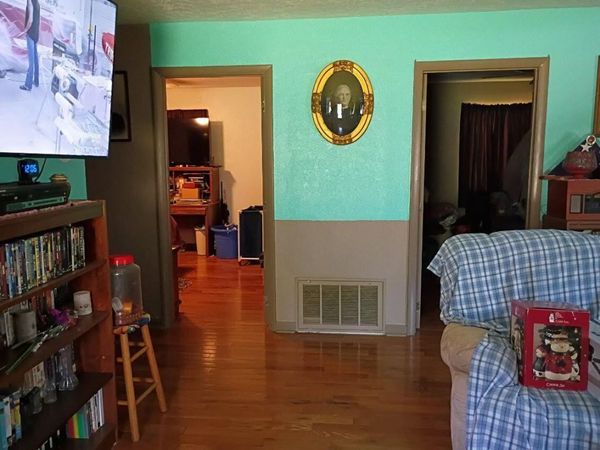 8732 Old State Highway 28 , Pikeville, TN 37367