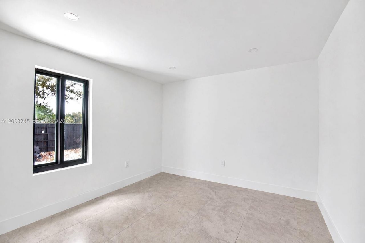 1102 NW 103rd St, Unit 1, Miami, FL 33150 Photo